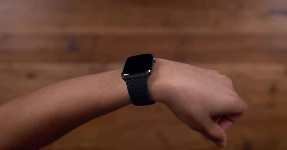 Часовые звонки на Apple Watch: как их получить
