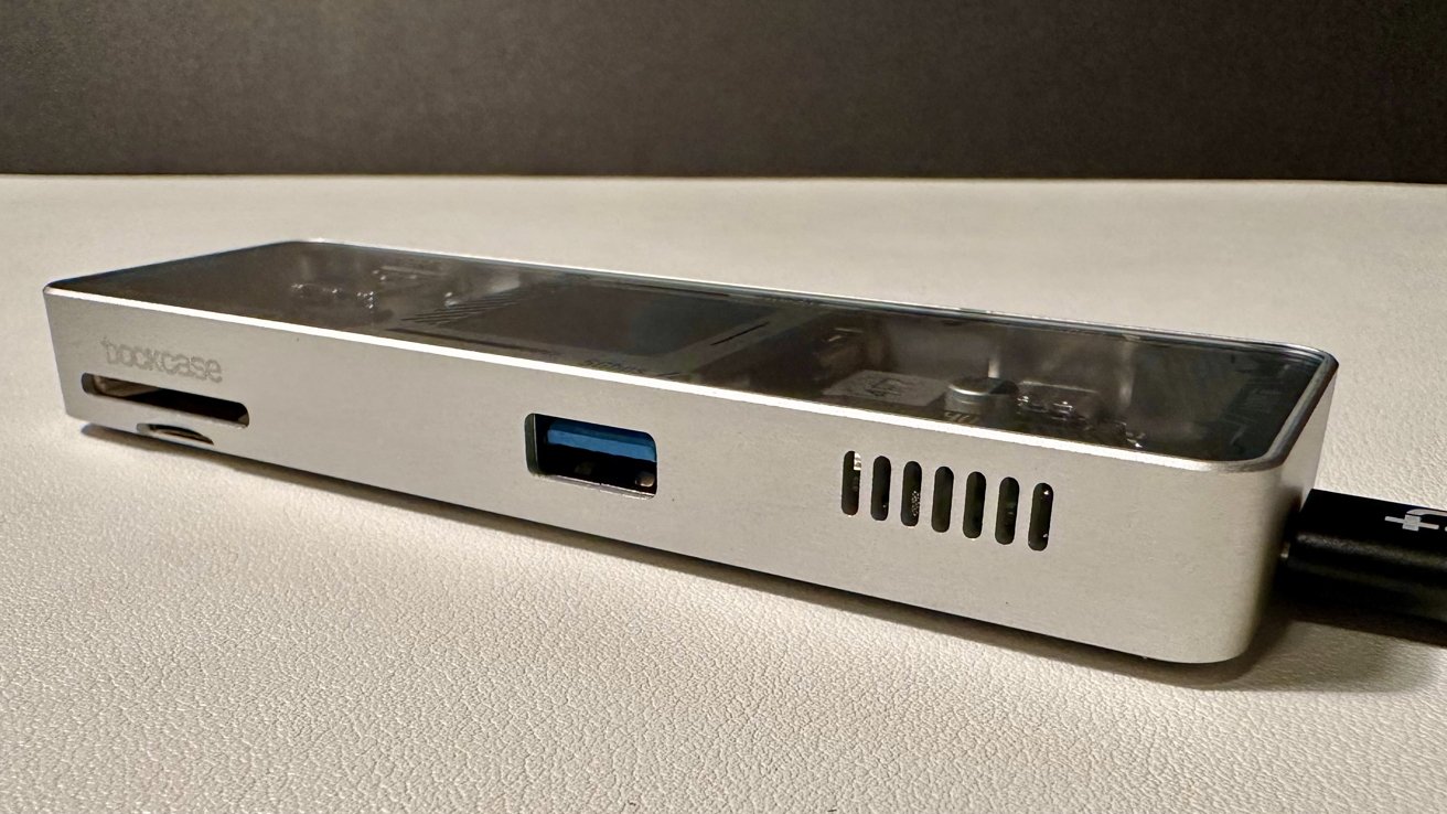 Обзор Dockcase Smart USB-C Hub 7-in-1 Explorer Edition: правая сторона концентратора