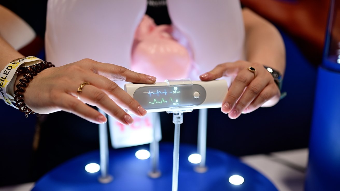 Withings BeamO в руке