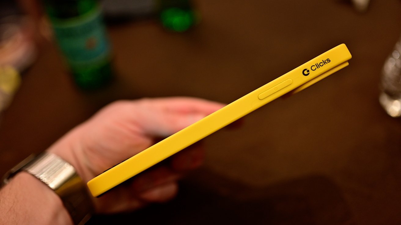 Клавиатура Clicks Creator цвета Bumblebee Yellow, вид сбоку