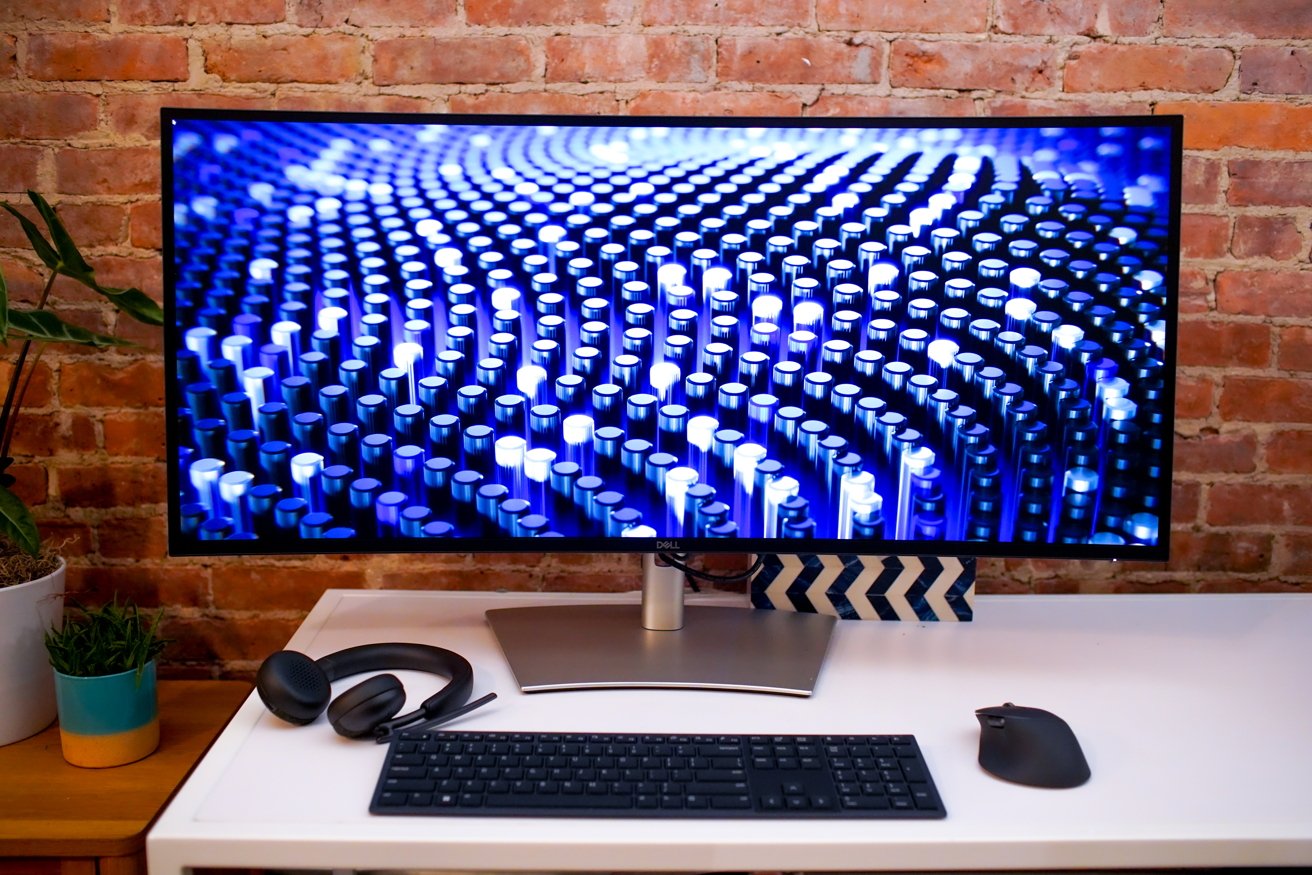 Изогнутый монитор Dell UltraSharp 40 с концентратором Thunderbolt