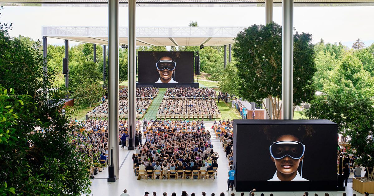 Несмотря на то, что второго выступления Vision Pro не было, Apple предоставила сотрудникам новую презентацию (и скидку 25%).