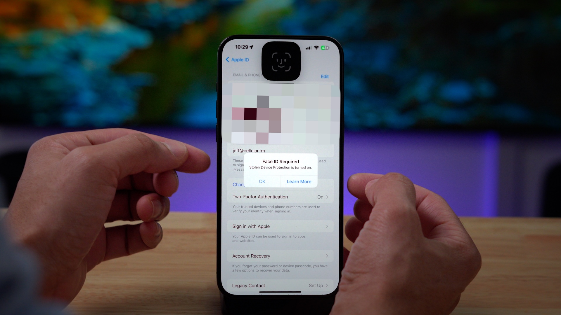 iOS 17.3 Защита от украденных устройств: требуется Face ID