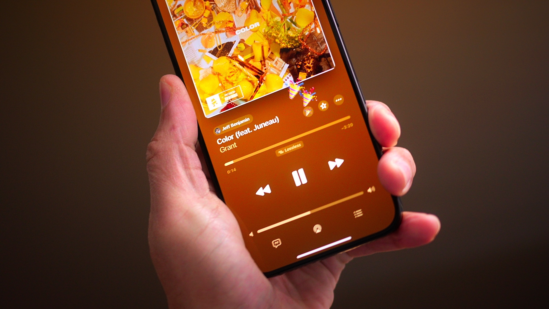 Реакции эмодзи iOS 17.3
