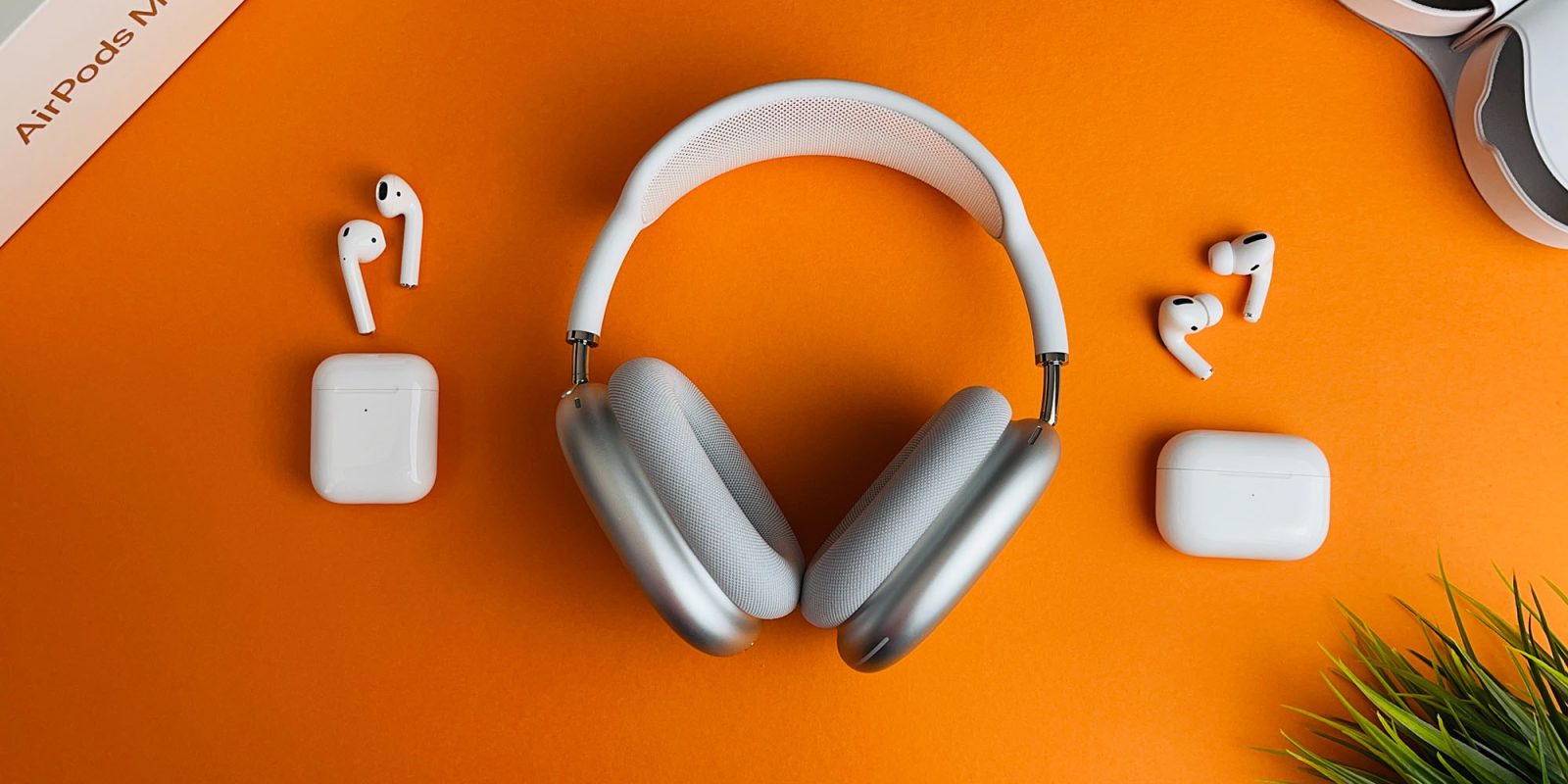 Поставщик AirPods и Vision Pro переносит производство во Вьетнам (показана линейка AirPods)