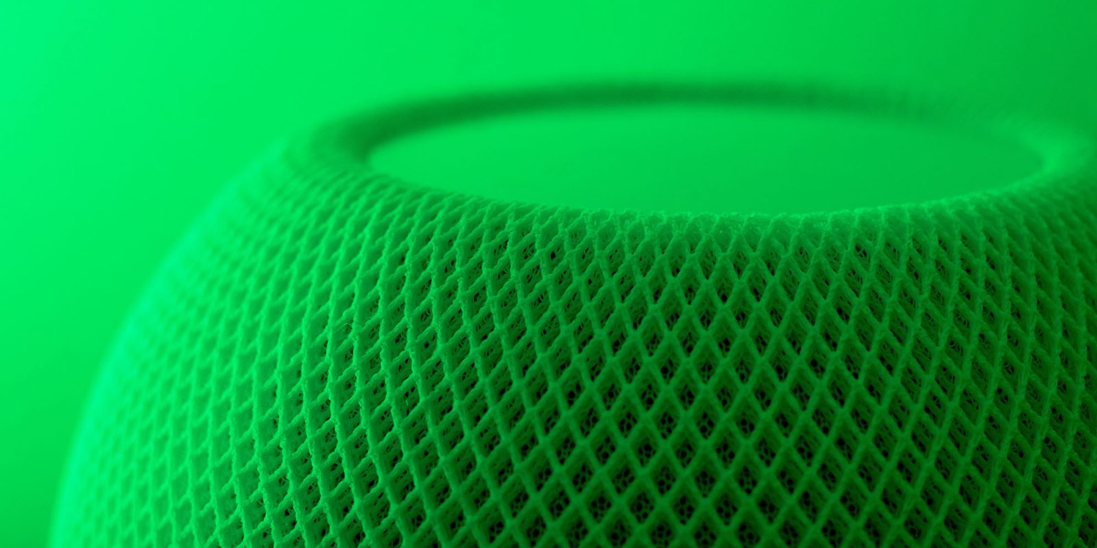 Генеративный искусственный интеллект Siri | HomePod mini с яркой зеленой расцветкой