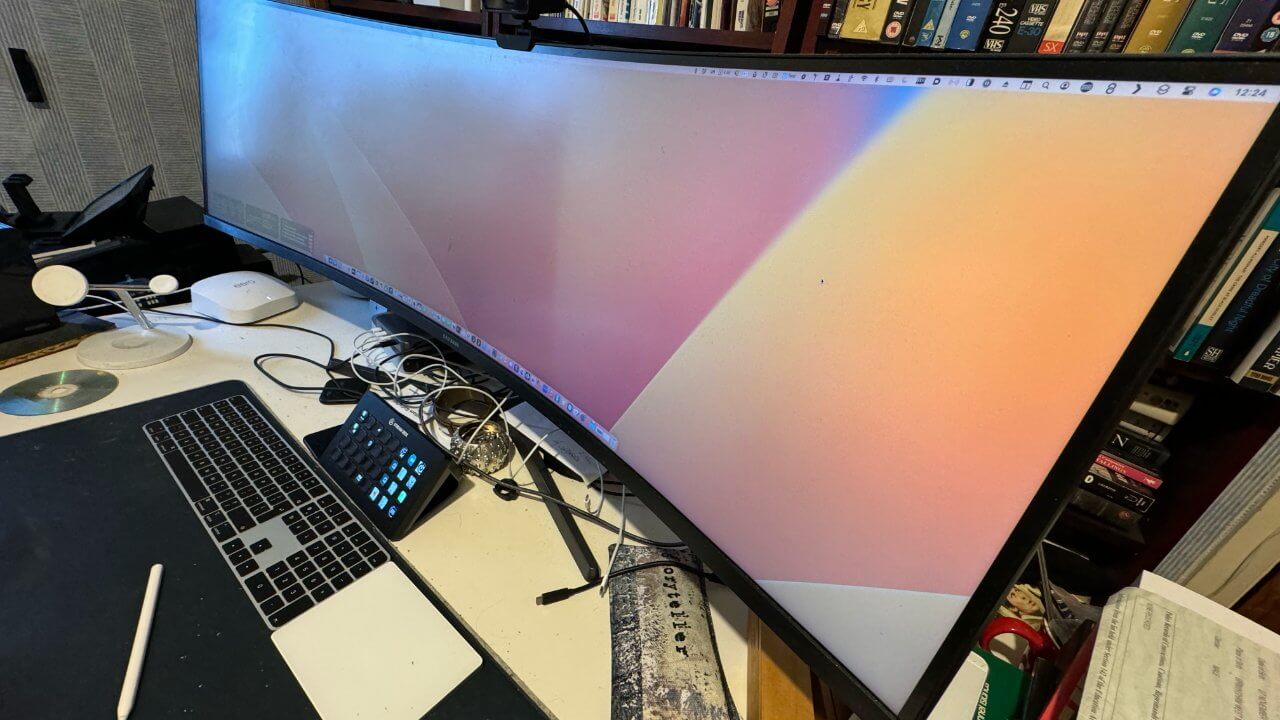 Apple может выпустить свой первый изогнутый студийный дисплей