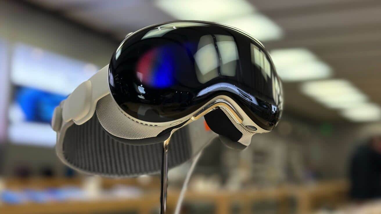Apple Vision Pro наконец-то доступен для покупки в магазине