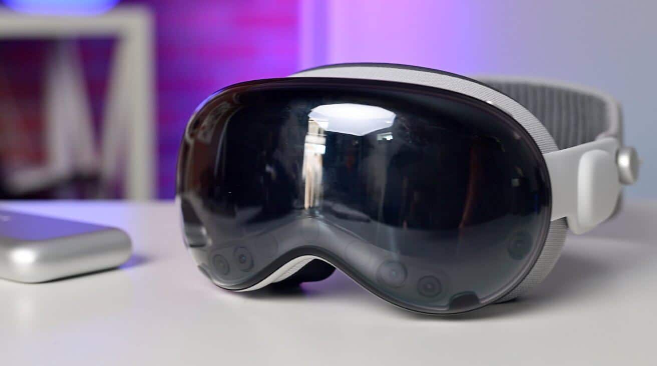 Каждый пятый готов использовать Apple Vision Pro в беспилотном автомобиле