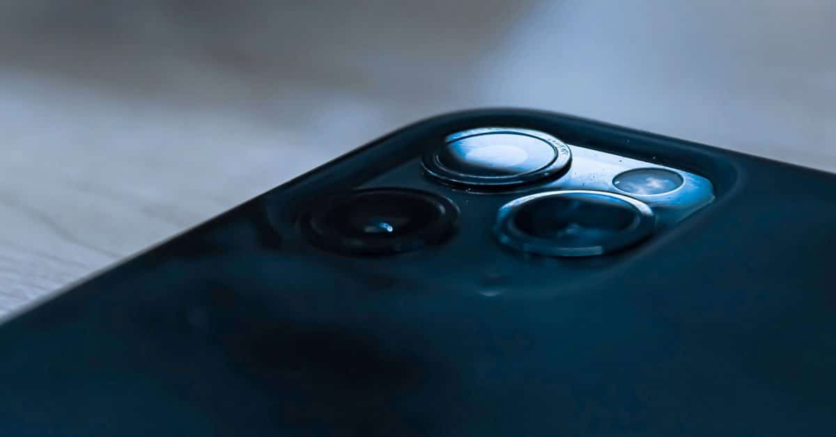 Доля рынка iPhone в США растет, несмотря на снижение продаж смартфонов