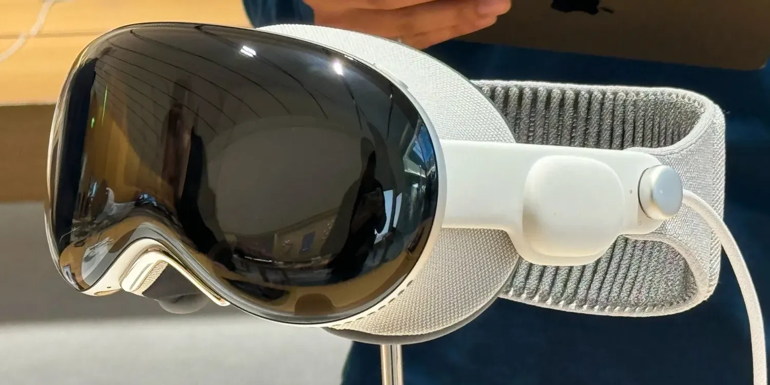 Аренда Vision Pro | Гарнитура на стенде