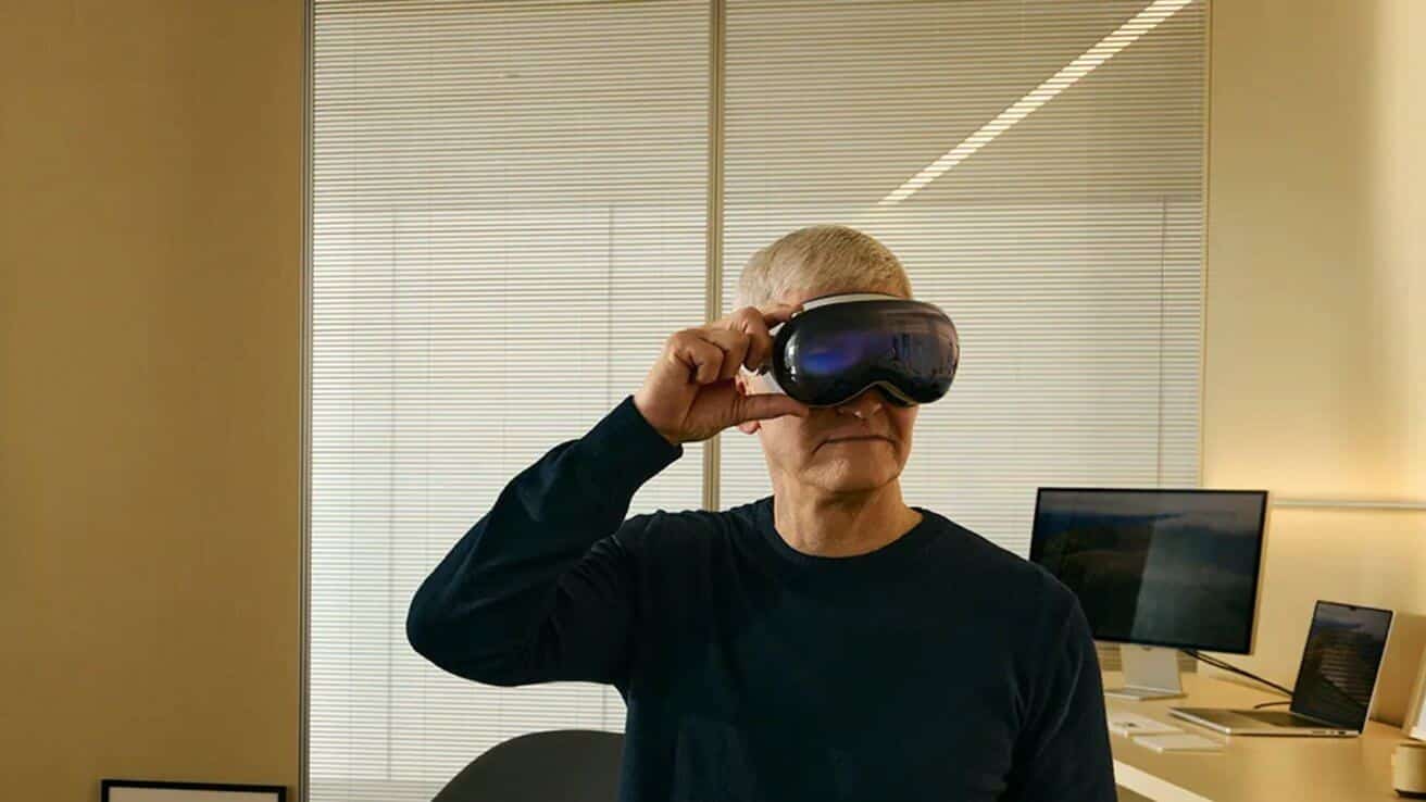 Обращение Тима Кука к сотрудникам Apple во время запуска Apple Vision Pro