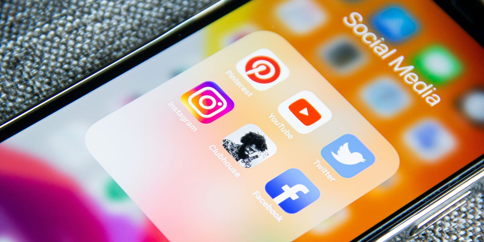 Руководители социальных сетей опросили |  Приложения, показанные на iPhone
