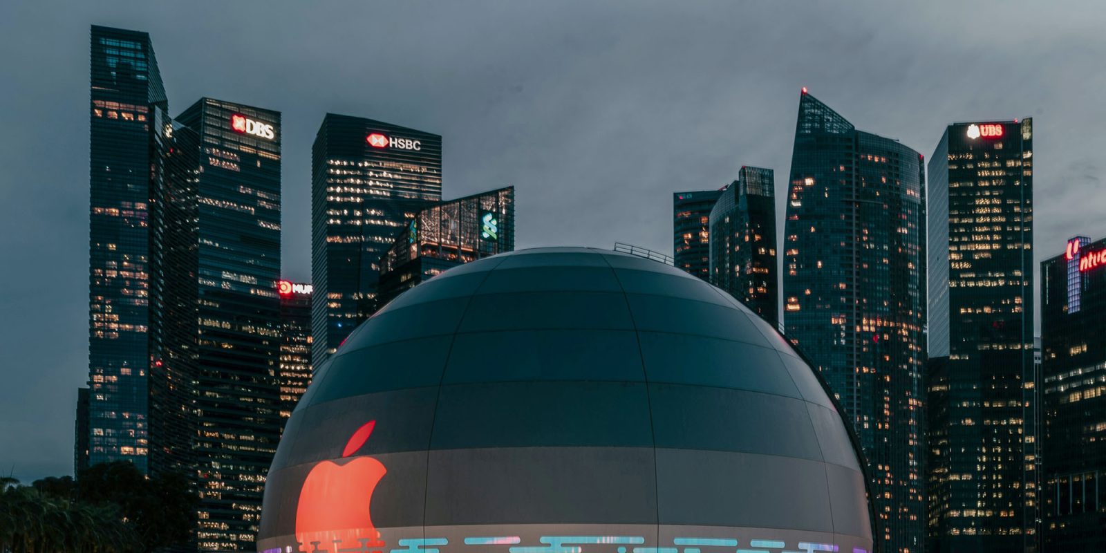 Топ-10 самых продаваемых телефонов |  Apple Store, Сингапур