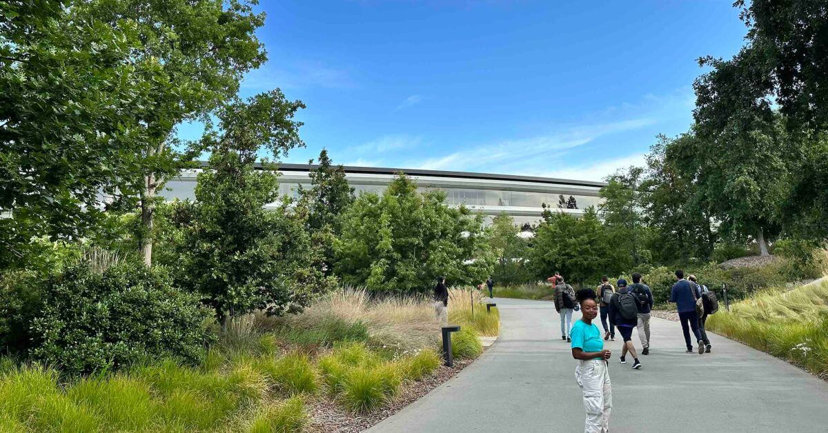 Apple подтверждает увольнения, затронувшие более 700 сотрудников, включая автомобильную команду