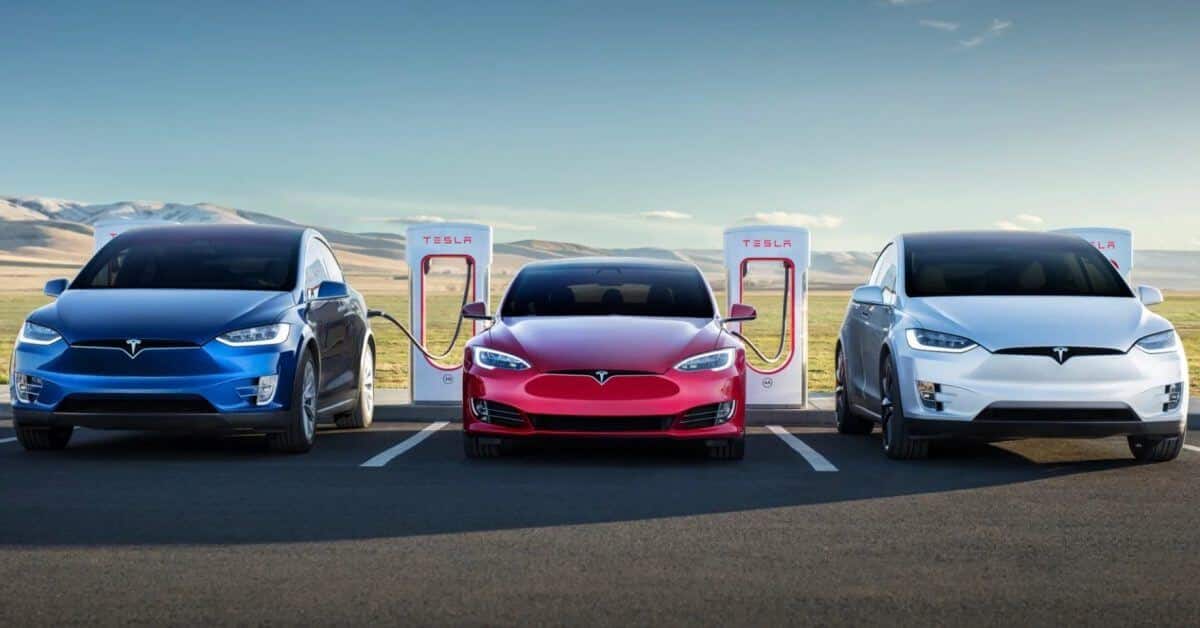 Tesla просит Apple помочь доказать, что водитель, попавший в фатальную аварию на автопилоте, отвлекся