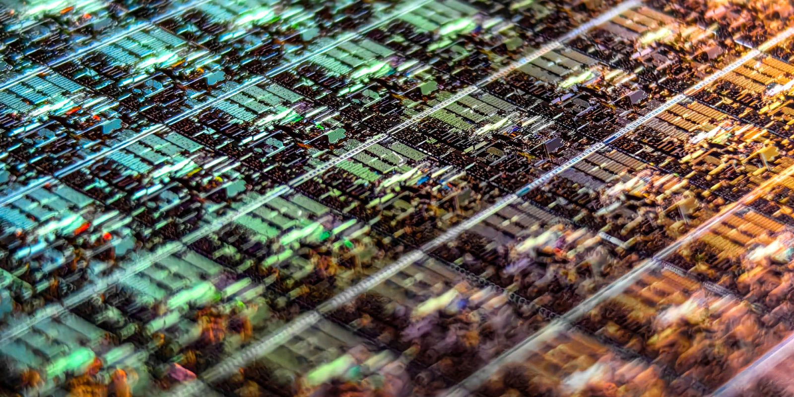 2-нм чип для iPhone 17 Pro уже в разработке |  Кремниевая пластина крупным планом