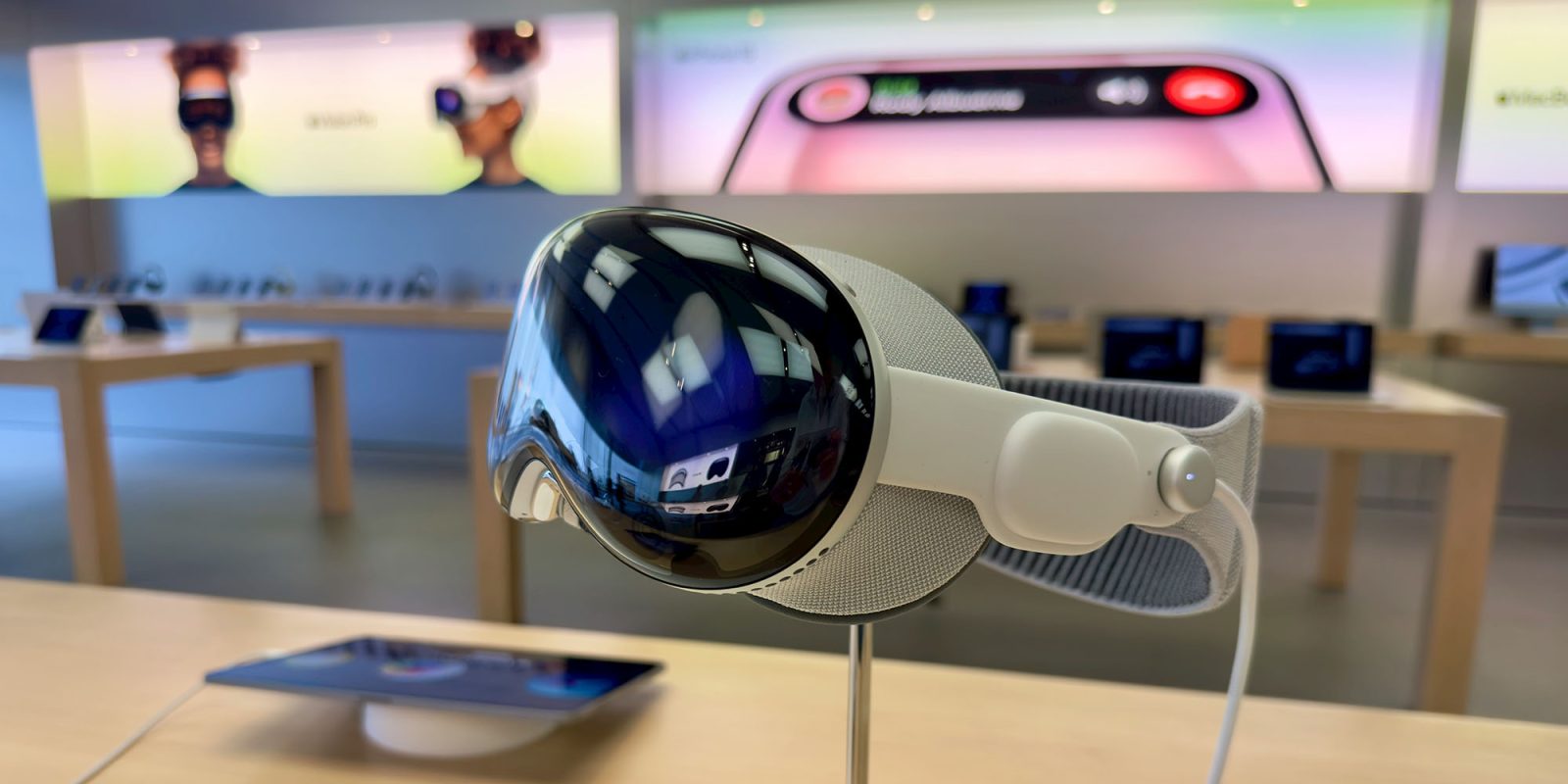 Vision Pro спрос | Отображать модель в Apple Store