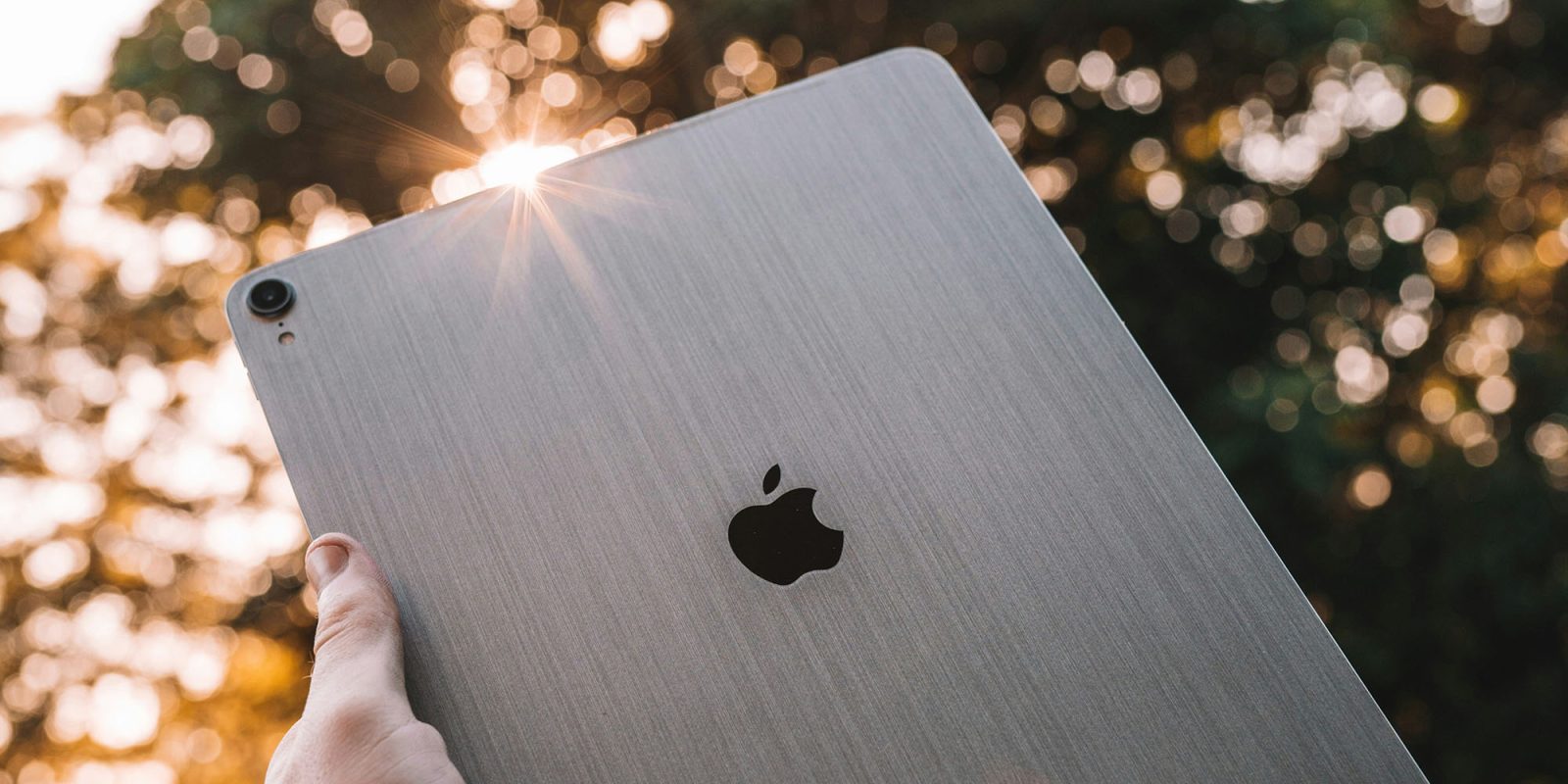 Apple против Epic | iPad поднят к небу