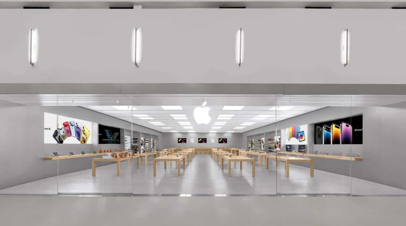 Сотрудники Apple Store в Таусоне, штат Мэриленд, голосуют за забастовку