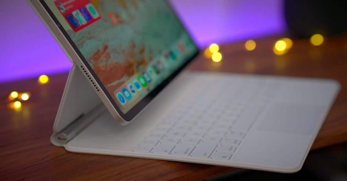Вы действительно можете использовать свою старую клавиатуру Magic Keyboard с iPad Pro M4.