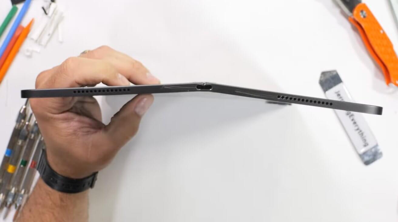 Ютуберы снова ломают iPad, чтобы показать, что они могут сломаться