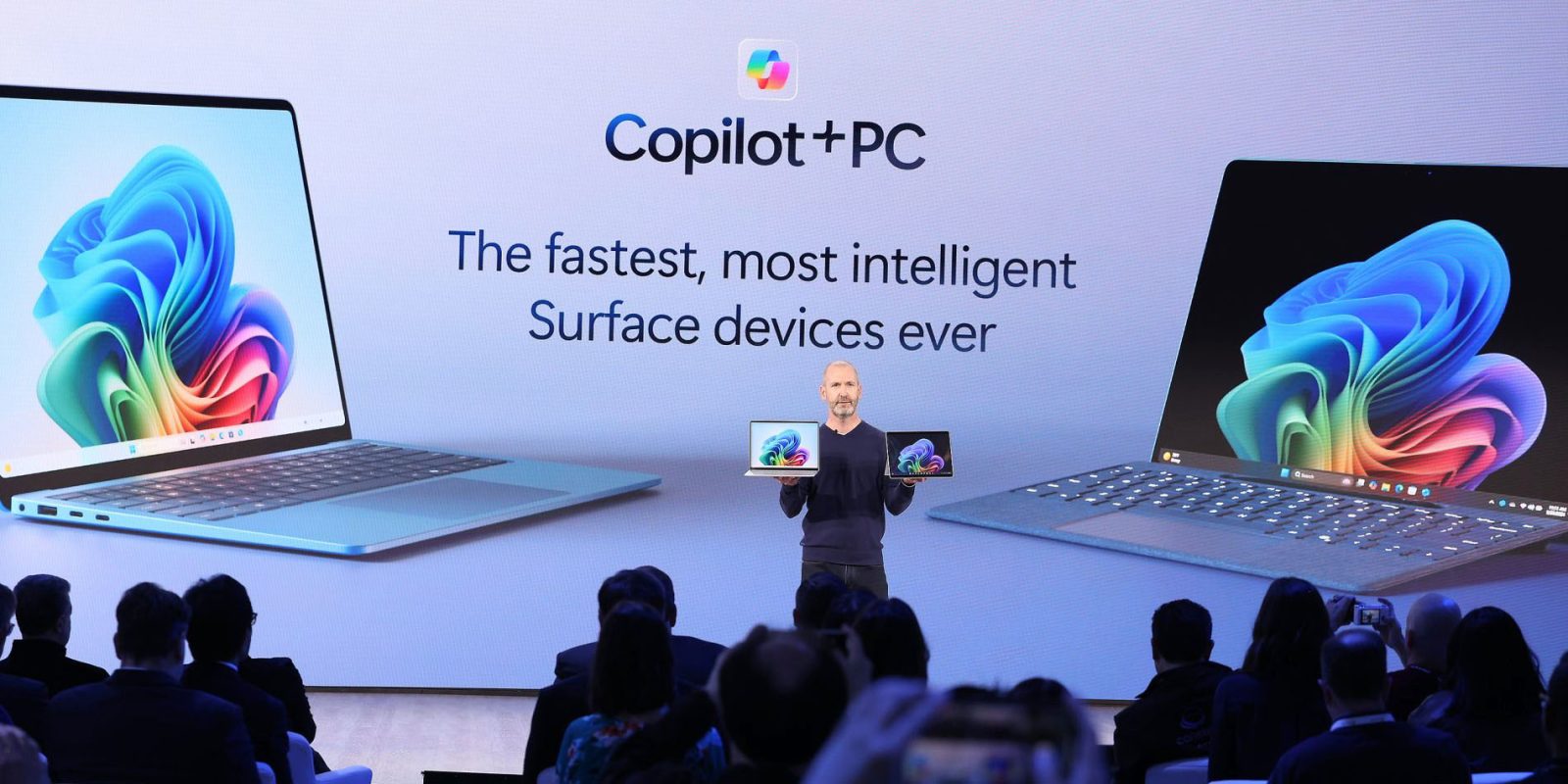 MacBook Air от Microsoft |  Компьютеры Copilot+ показаны на сцене
