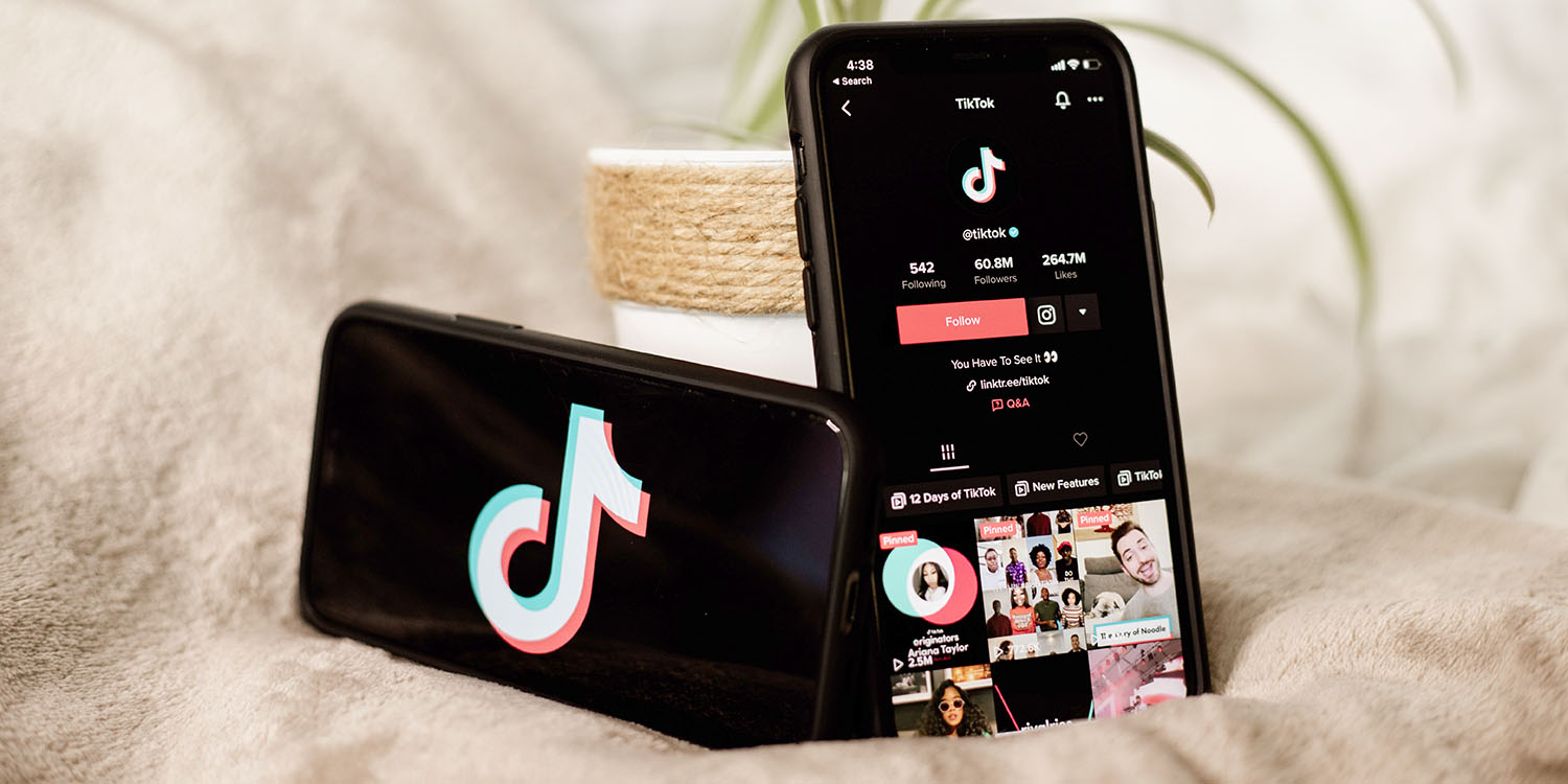 Федеральный запрет TikTok | Приложение на двух телефонах