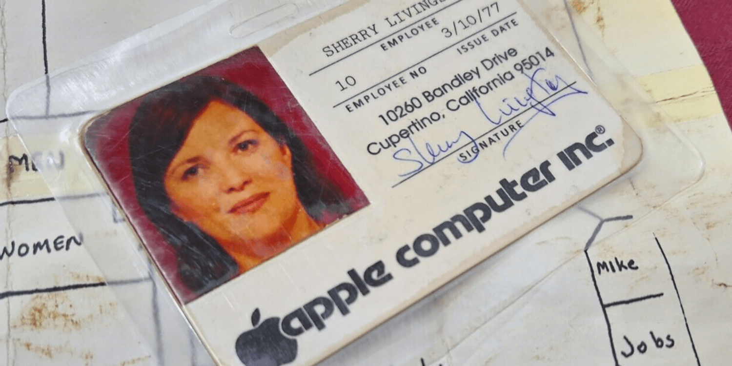 Фотография пропуска и карты из поддельного листинга на eBay.