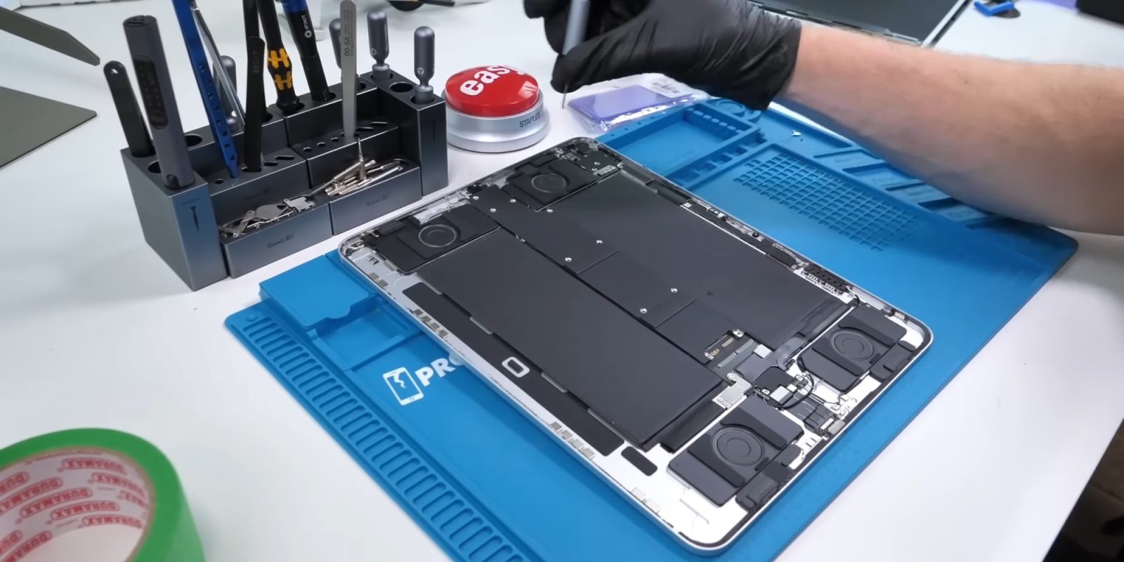 Видео о разборке iPad Pro M4