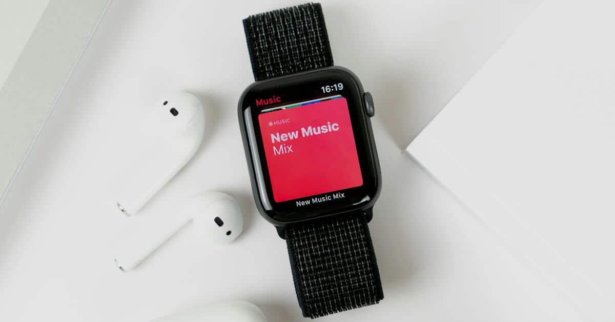На рынке носимых устройств по-прежнему доминирует Apple, несмотря на падение продаж