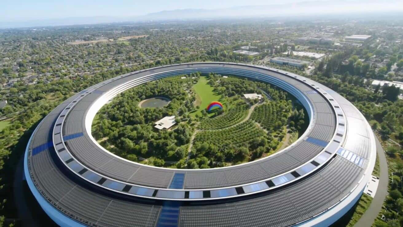 В предлагаемом коллективном иске Apple обвиняется в недоплате женщинам