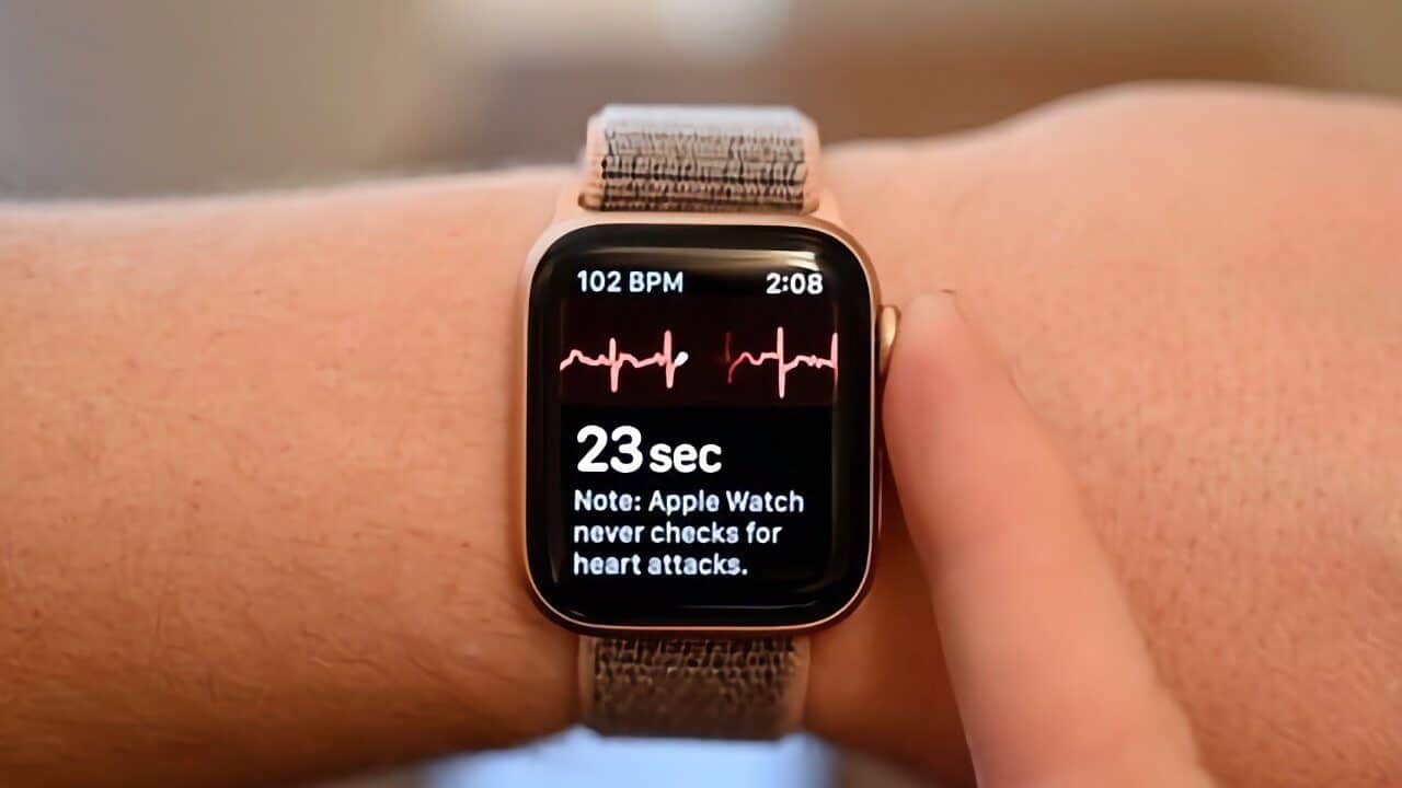 Пожарный пережил внезапный сердечный приступ благодаря предупреждению Apple Watch