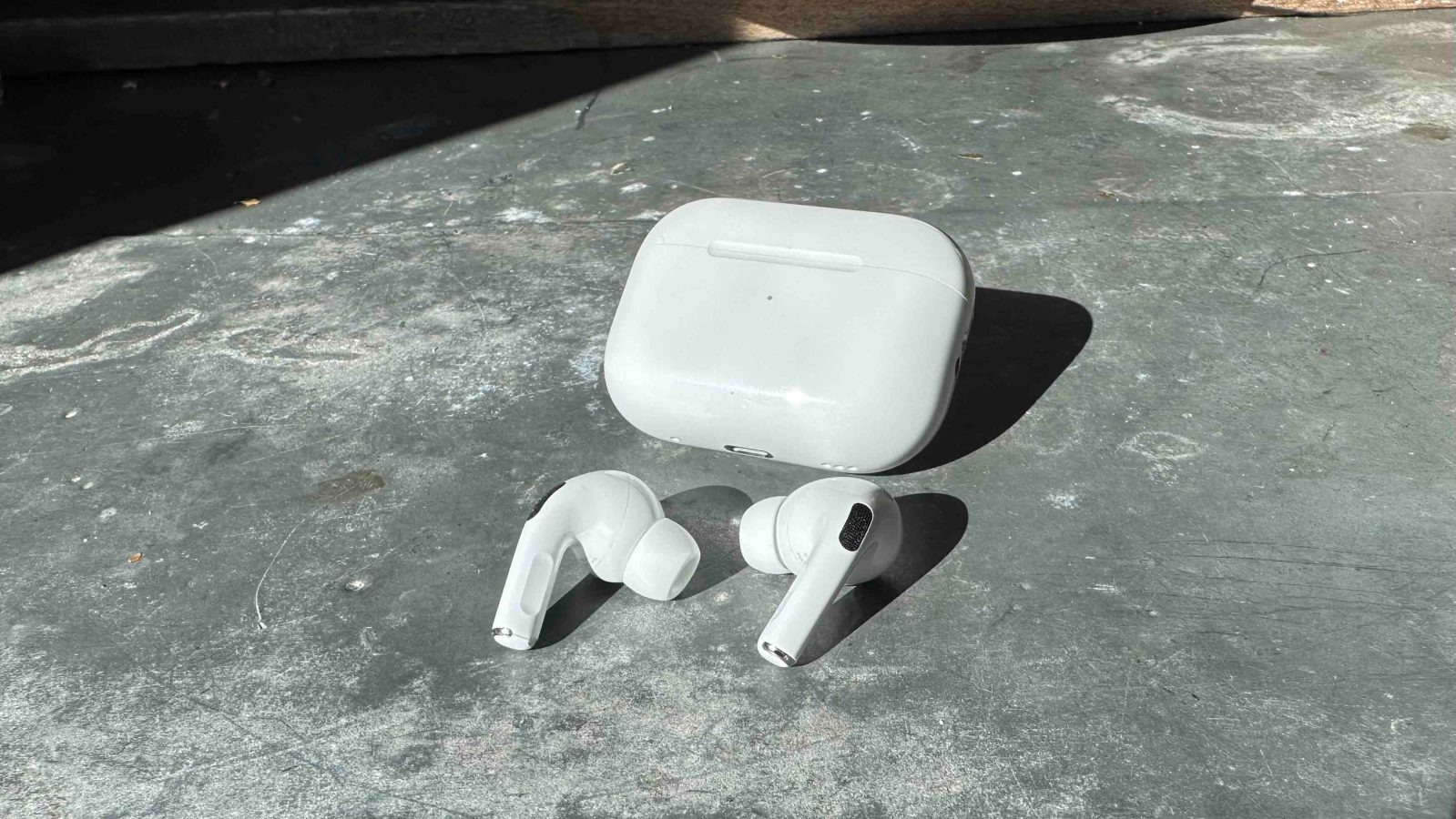 Как изменить управление громкостью AirPods Pro 2 с помощью смахивания