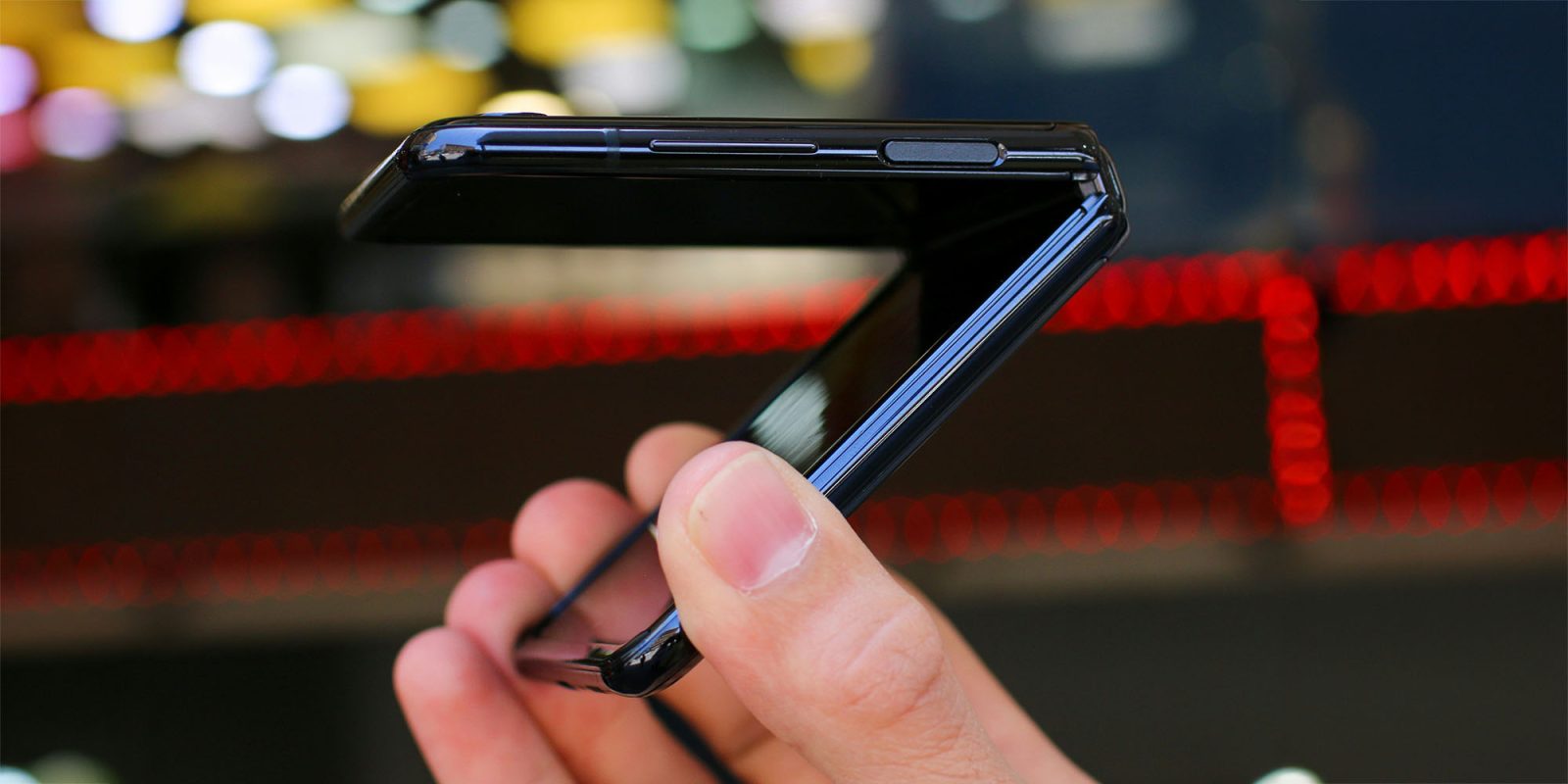 Складной iPhone вряд ли появится раньше 2027 года |  Представлен Samsung Galaxy Z Flip