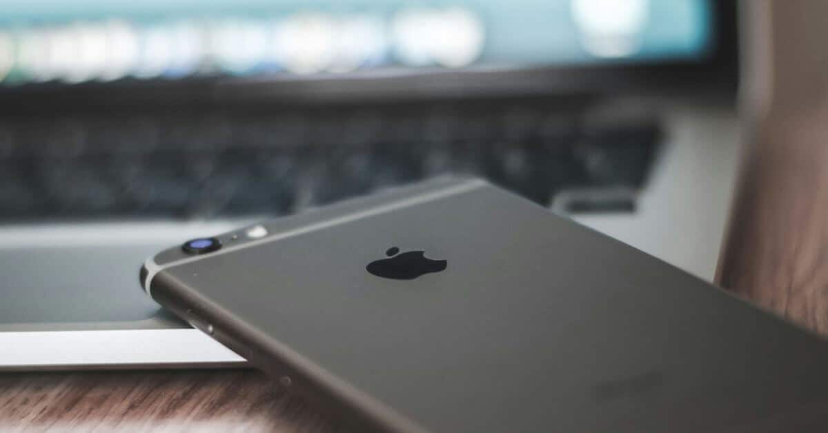 Почему Apple Intelligence не работает на старых iPhone или Vision Pro [U: Next year]