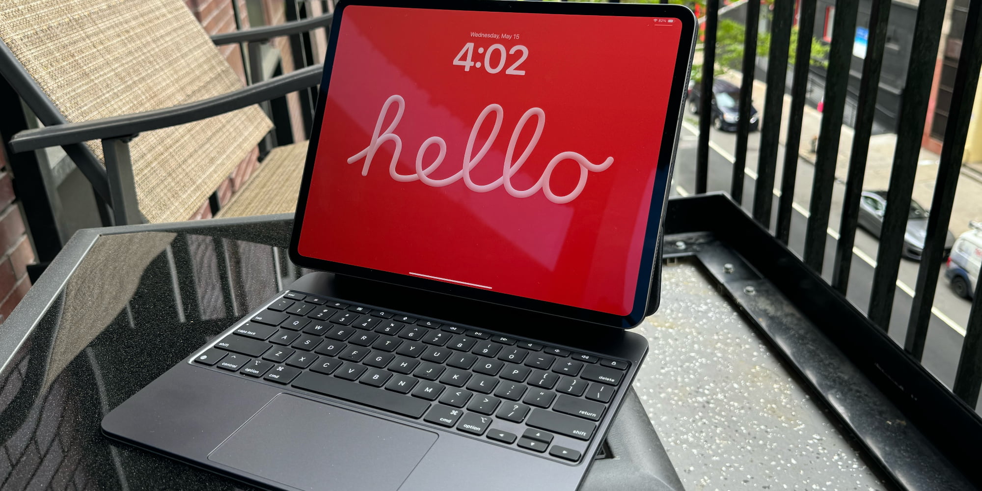 M4 iPad Pro с волшебной клавиатурой
