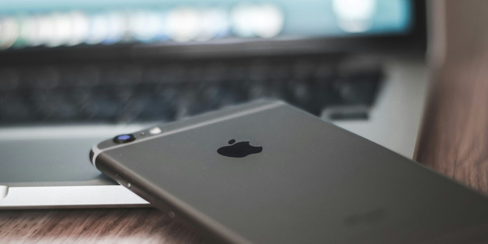 Почему Apple Intelligence не работает на старых iPhone (на фото)