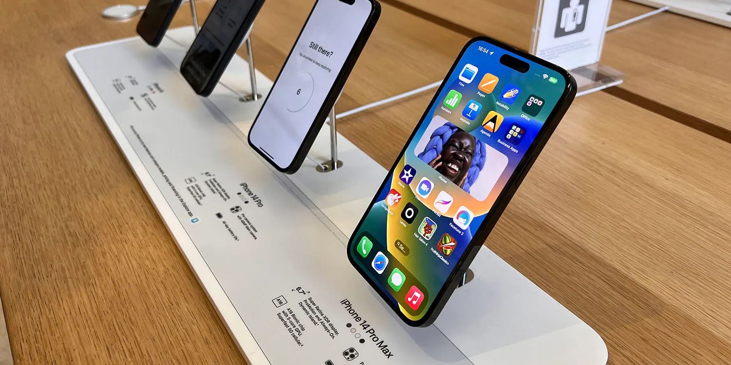 под экраном face id iphone