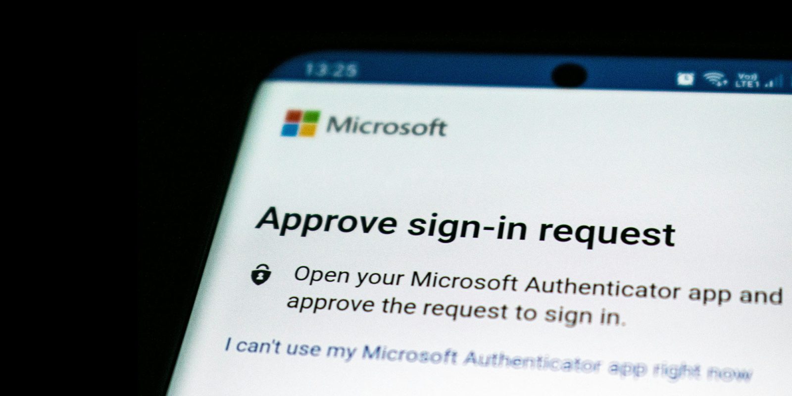Сотрудники Microsoft в Китае должны использовать iPhone | Приложение Authenticator на телефоне Android