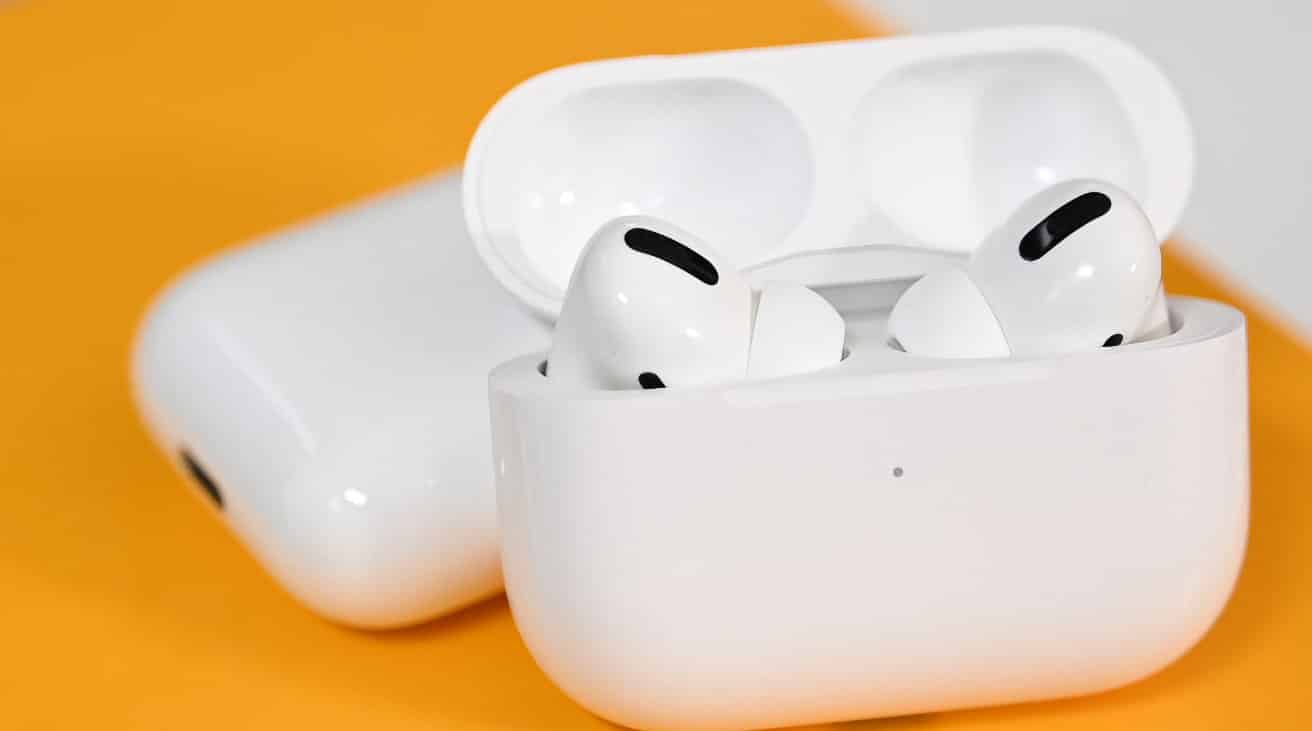Новые AirPods 4 будут оснащены USB-C и активным шумоподавлением