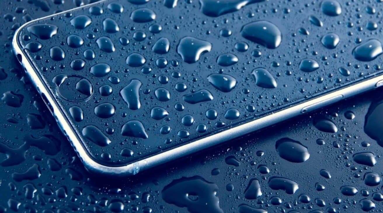 Apple не может утверждать, что iPhone водонепроницаемы, но при этом не ремонтировать мокрые модели
