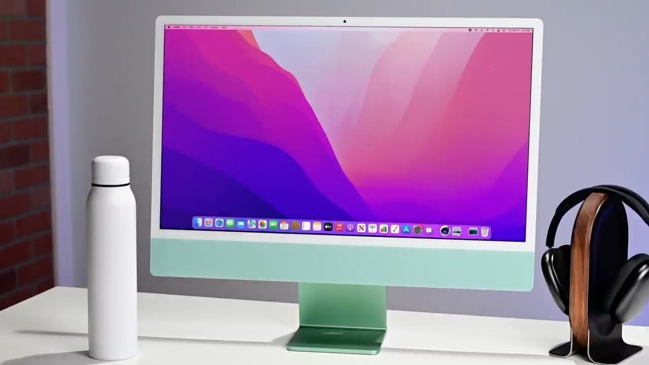 К 24-дюймовому iMac может присоединиться более крупная модель. 