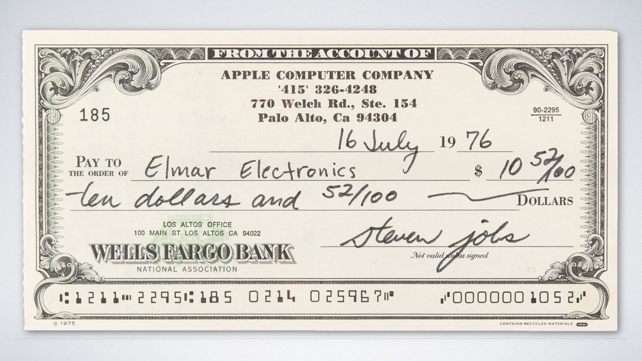 Чек от Apple Computer Company от 16 июля 1976 года, подлежащий оплате Elmar Electronics на сумму десять долларов и 52 цента, подписанный Стивом Джобсом.