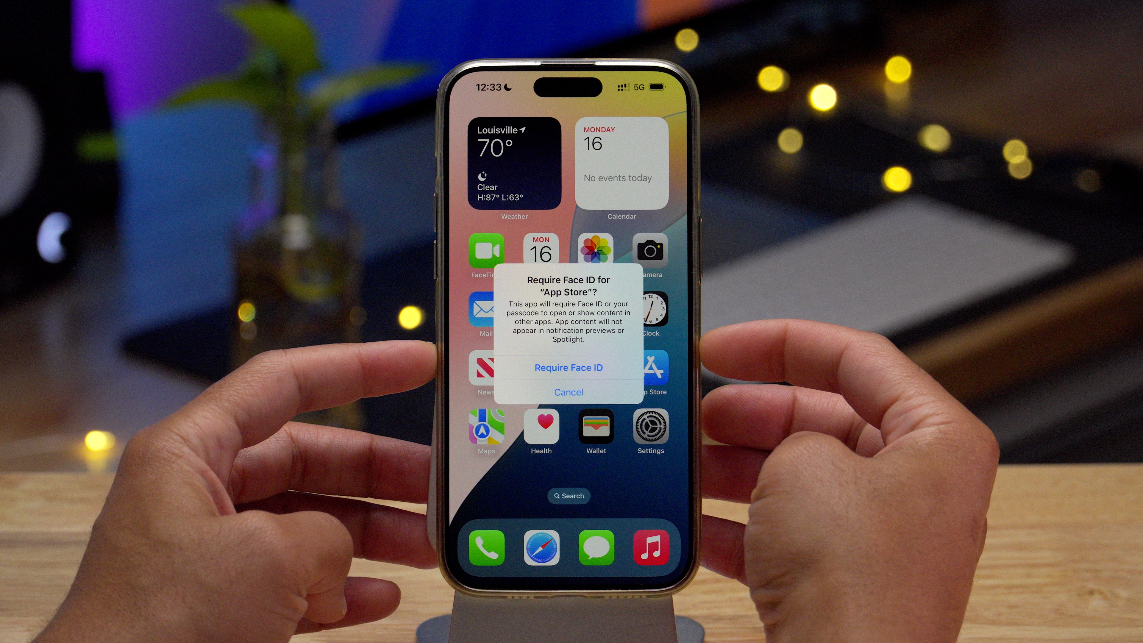 Требовать всплывающее окно Face ID на iOS 18