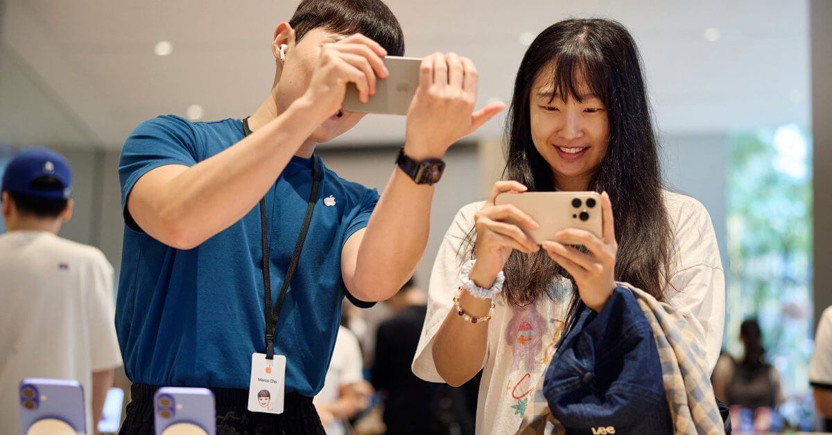 Официальные фотографии из магазинов Apple Store на iPhone 16 день