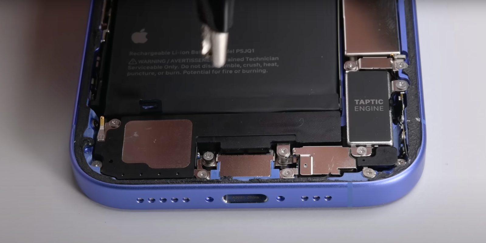 Аккумулятор iPhone 16