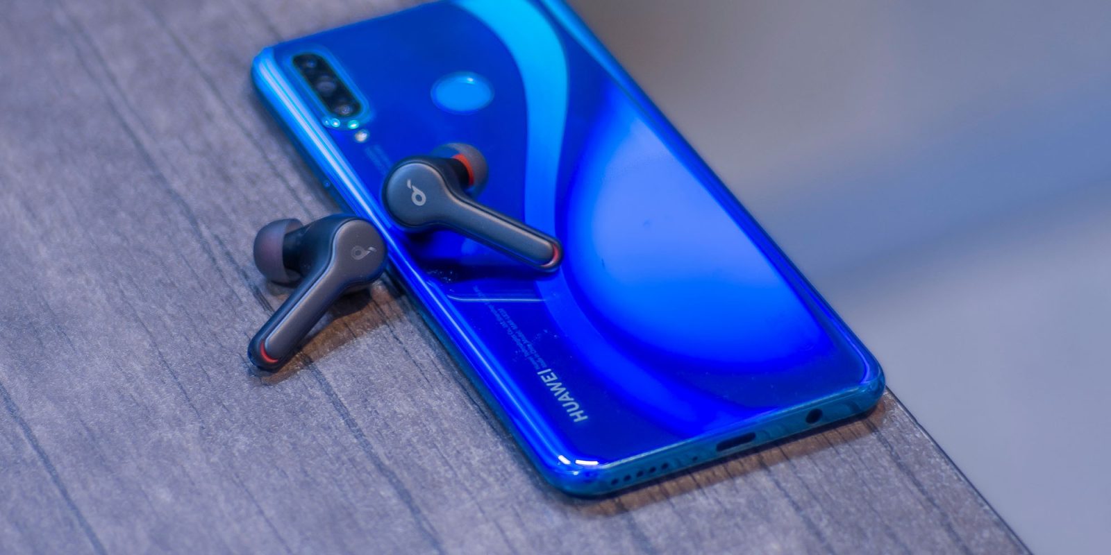 TSMC, возможно, нарушила санкции США – производство чипов Apple может оказаться под угрозой | Показан смартфон Huawei