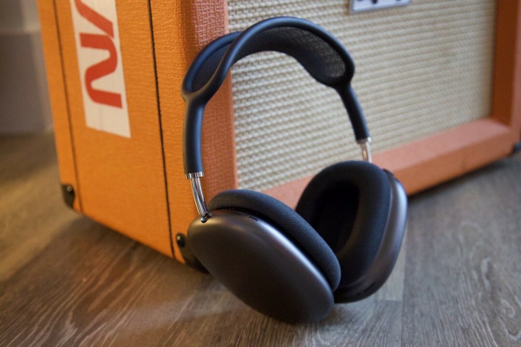 Сделка на AirPods Max