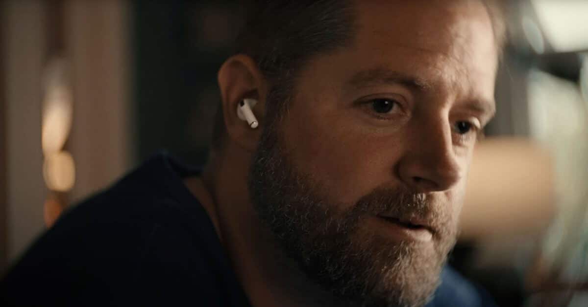 Руководитель Apple рассказал о функциях слуховых аппаратов AirPods Pro в интервью